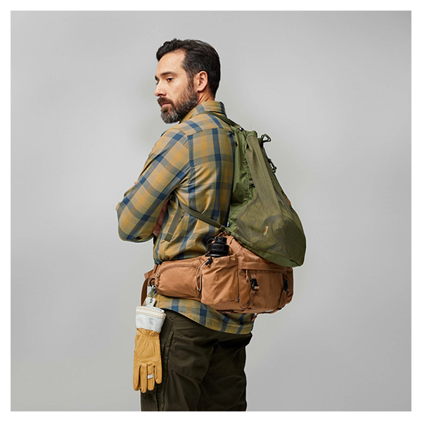 Singi Mesh Bag | BACKPACK | フェールラーベン | FJALLRAVEN | 日本
