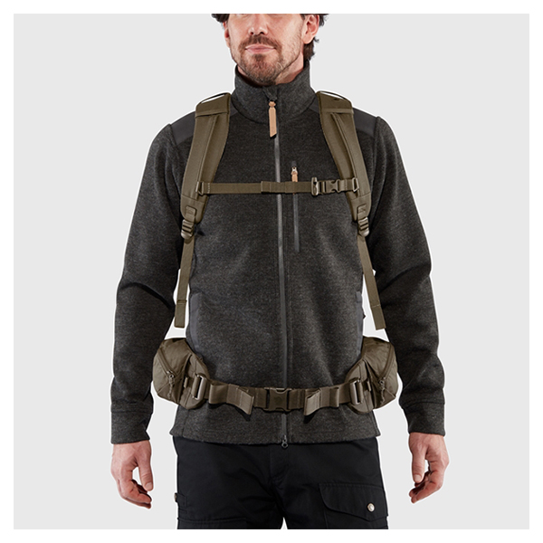 Raven 28 | DAYPACKS | フェールラーベン | FJALLRAVEN | 日本